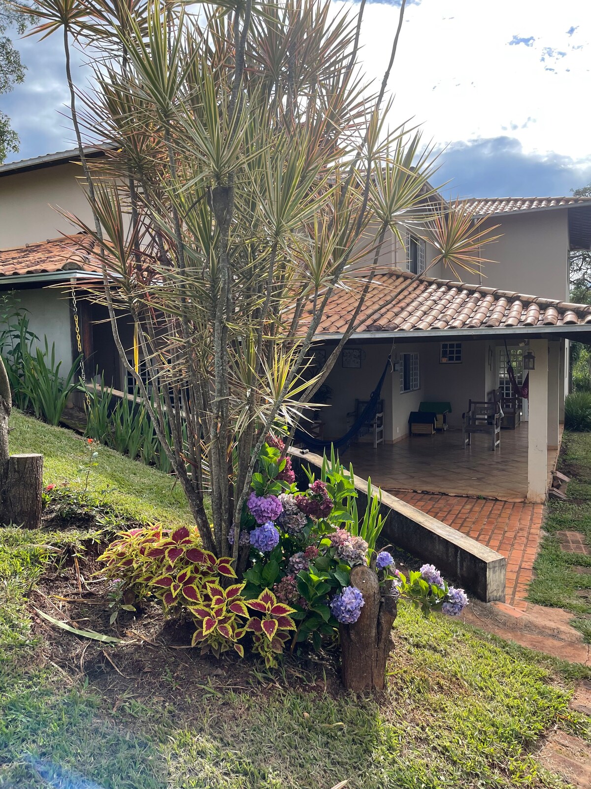 Casa de Campo com piscina e vista pra montanha