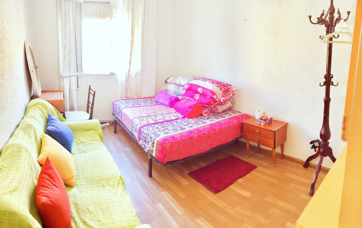 马德里浪漫舒适大床三居公寓,您贴心的选择