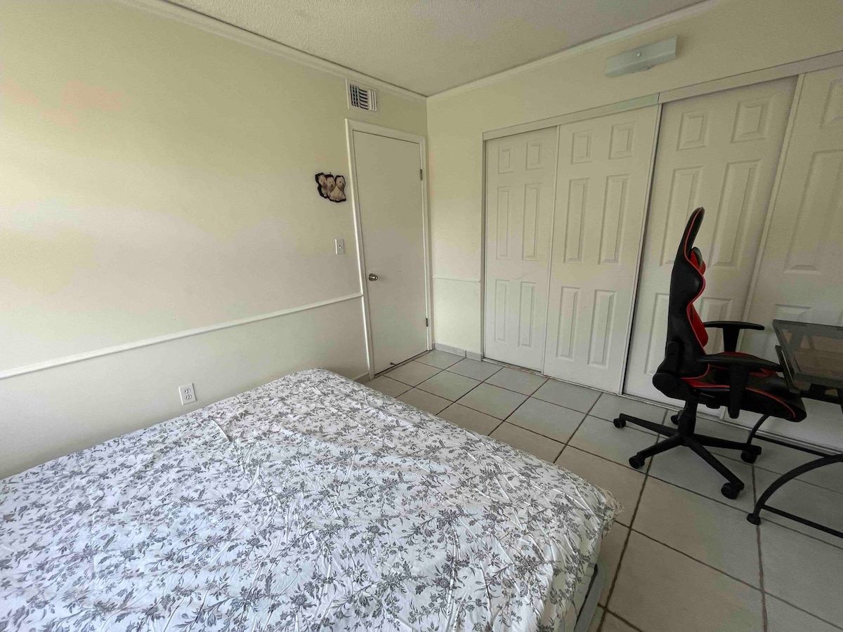 Cheapest Room in Miami 2