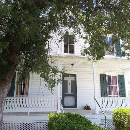 Historic 1840 Dr. Garrott House