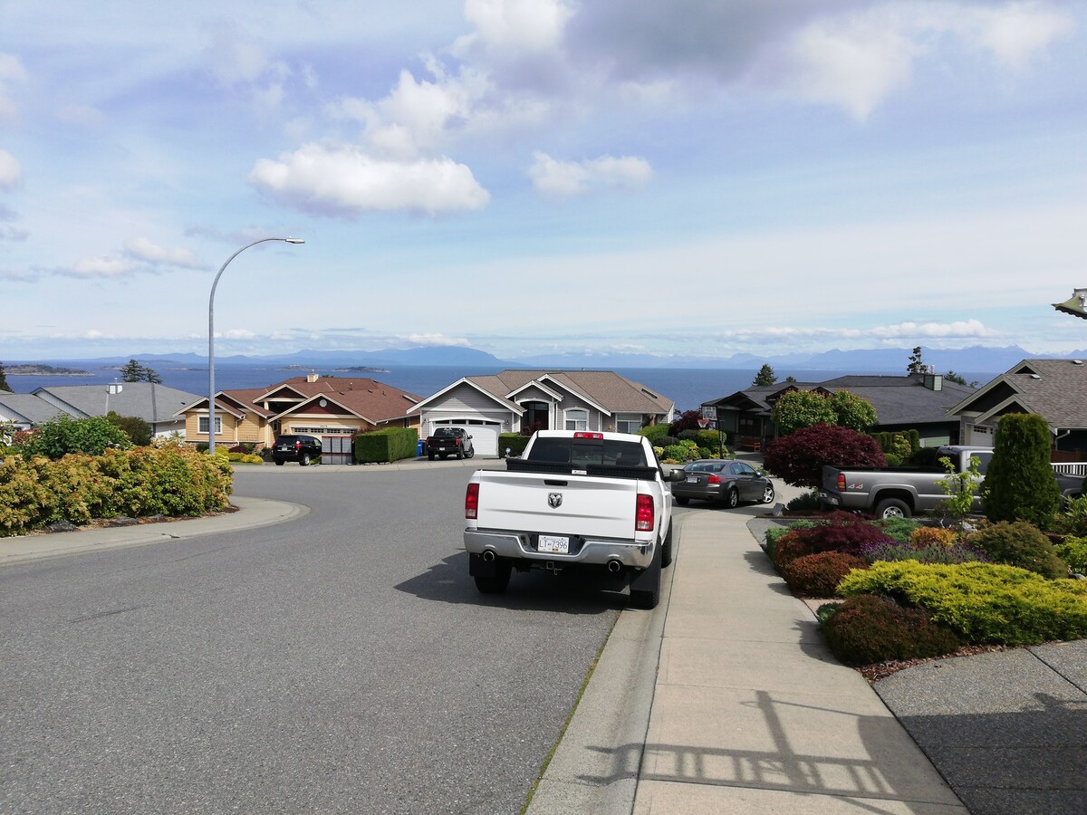 Nanaimo north oceanview home(北那耐磨海景之家)