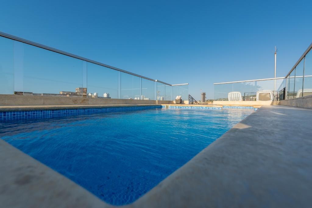 LUX OLD CITY PARTY 24 BR MANSION W ROOFTOP POOL