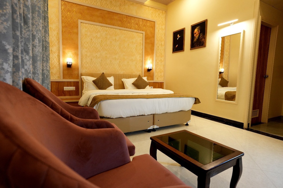 Hotel Sandhuz Residency luxury
