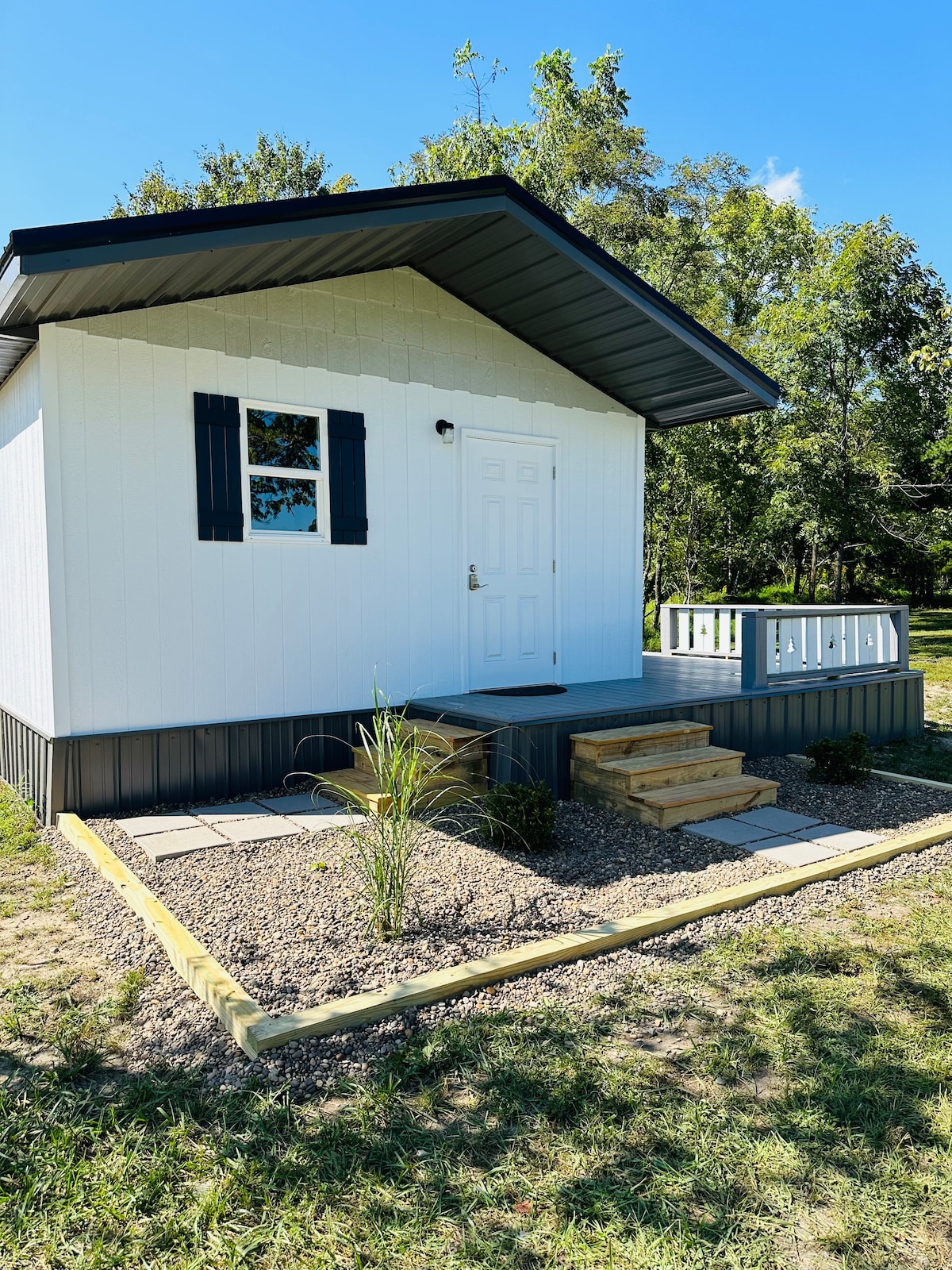 White Pine at Airport Cottages