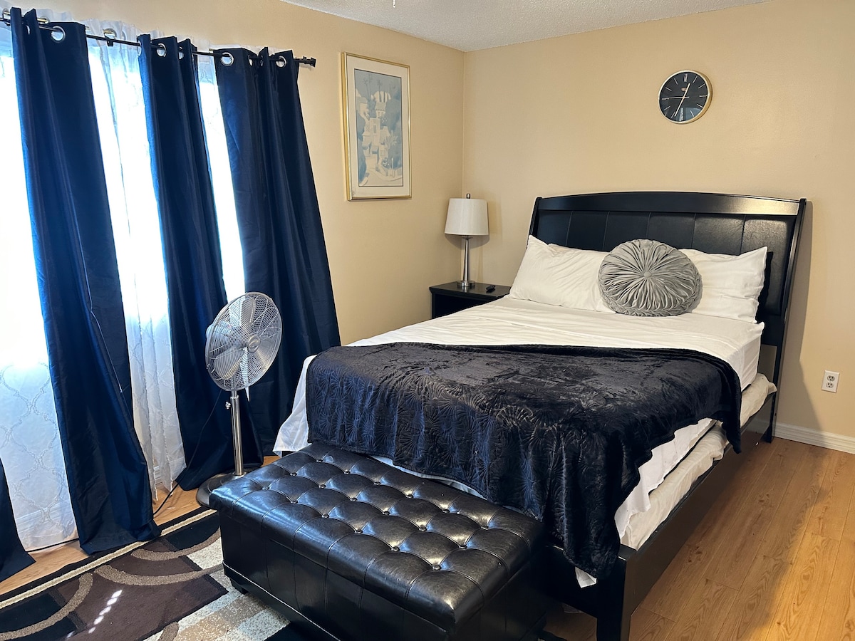 Private Bed/bath .10 from Airport /free parking