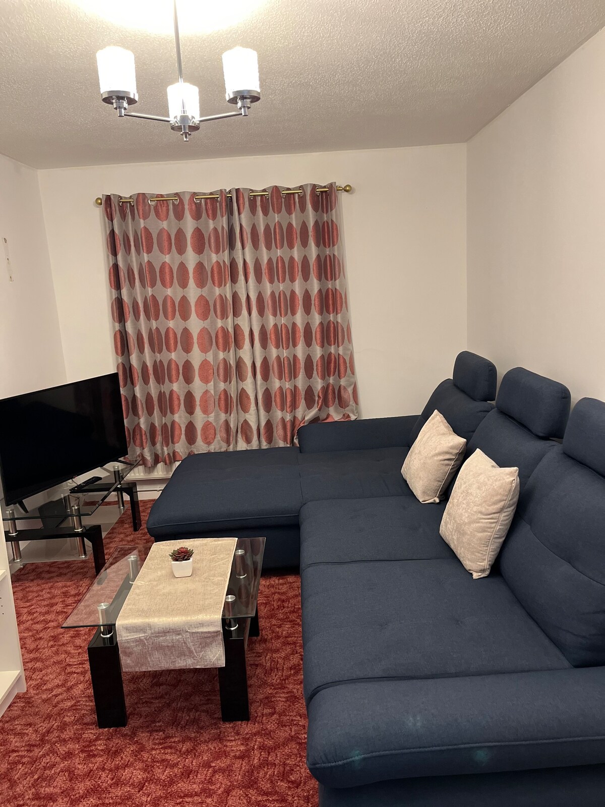 Salford Central 2-Bed Bliss - Free Parking