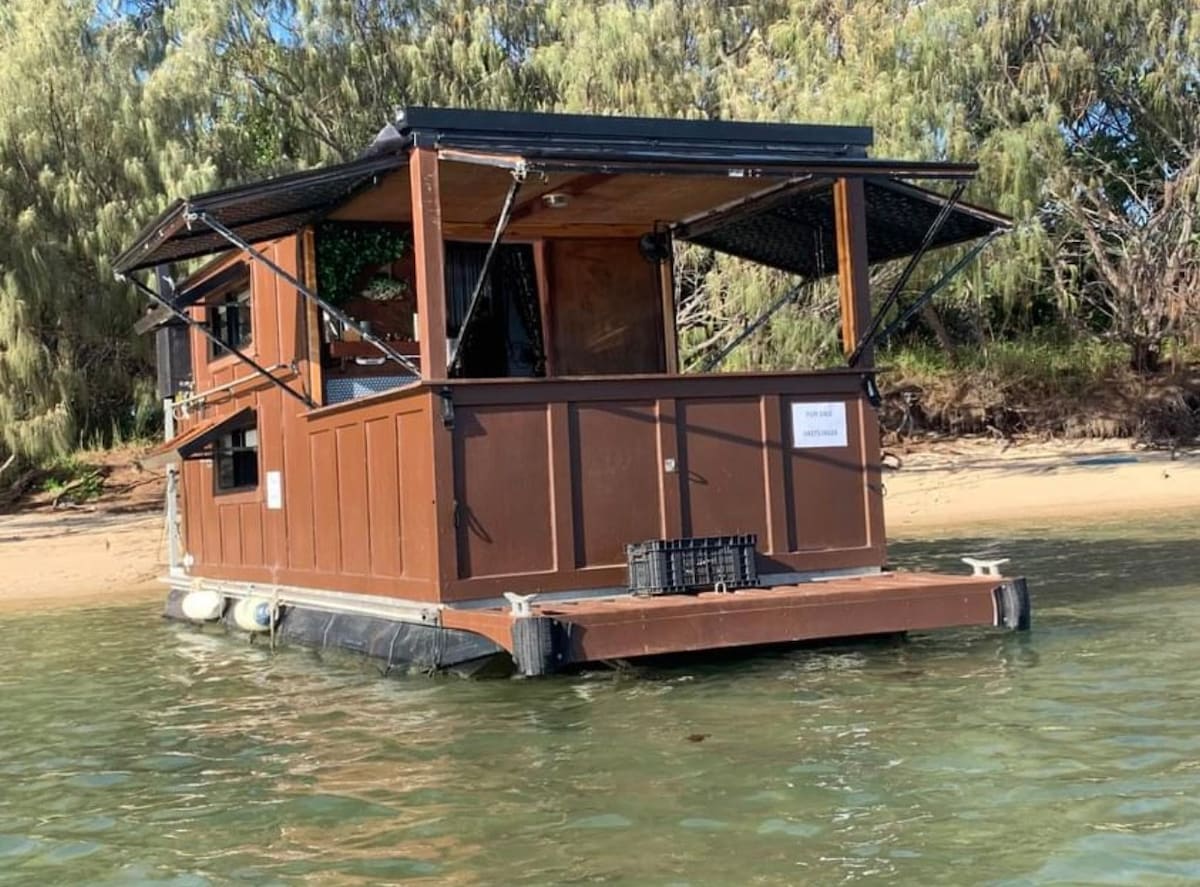 House Boat-Gold Coast-Sea World
