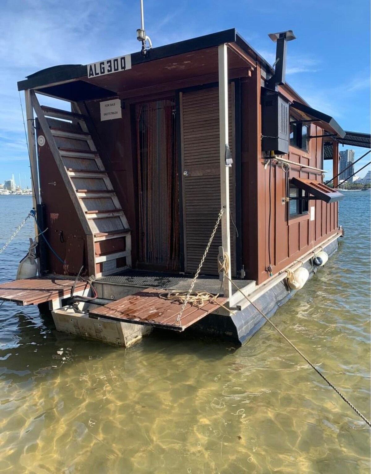 House Boat-Gold Coast-Sea World