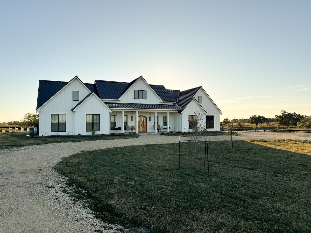 RMB Longhorn West, luxury living in the country