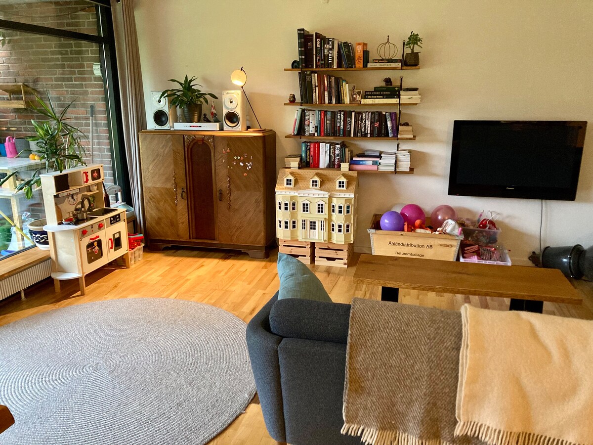 客厅适合儿童入住的公寓。