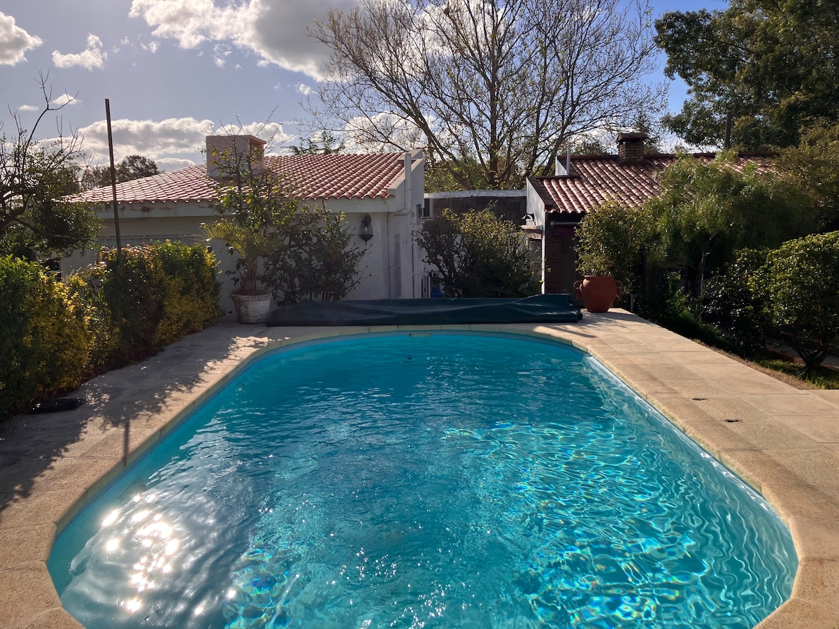 Casa con piscina climatizada (en temporada)