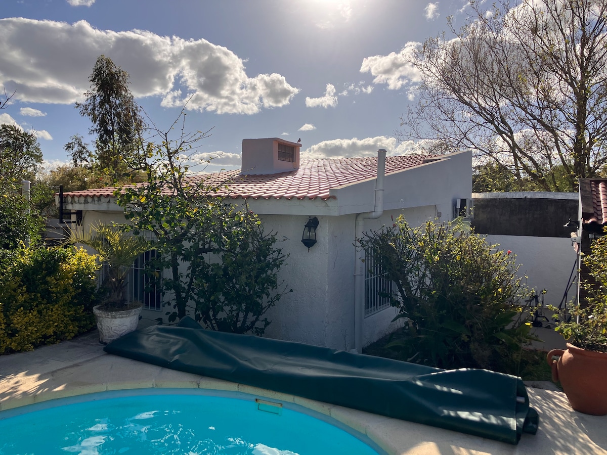 Casa con piscina climatizada (en temporada)