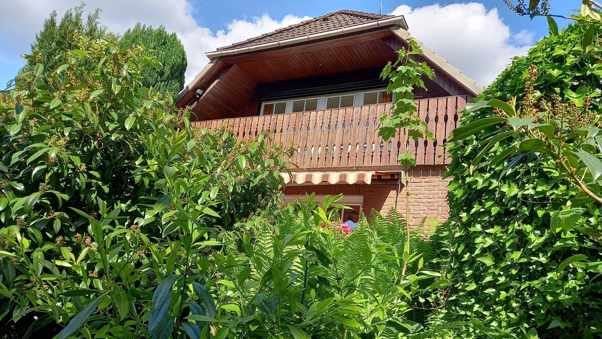 Unterkunft mit Balkon, Bad, Miniküche