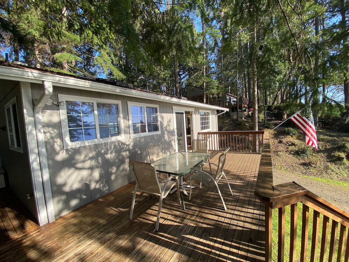 Waterfront - Herron Island Beach House