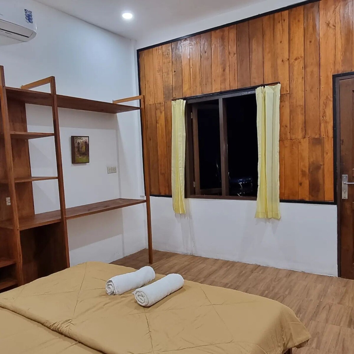 Room-1 of Kemarang Ijen Park Homestay