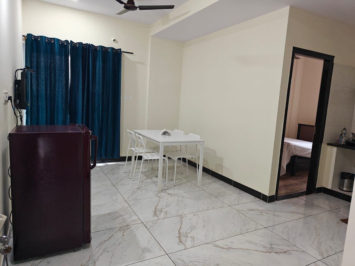 Central 1bhk service apartment