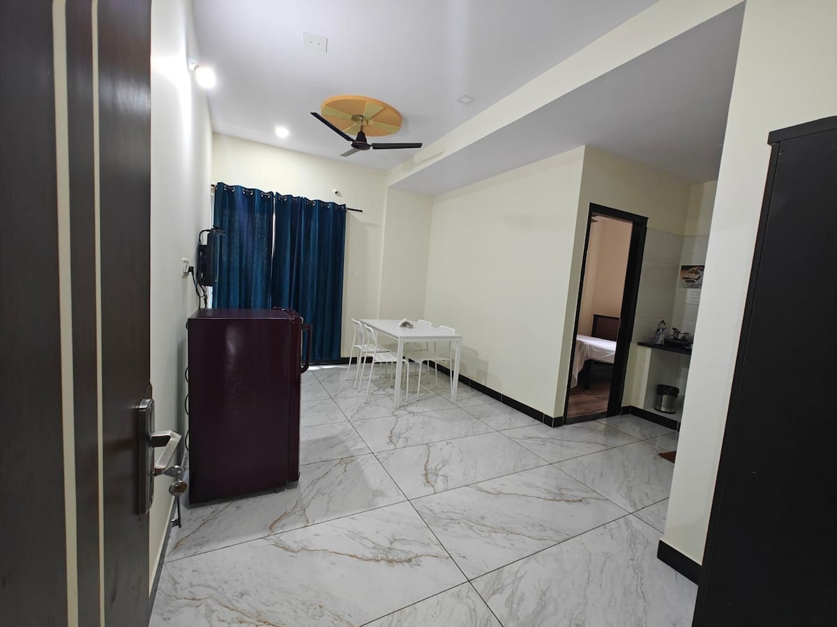 Central 1bhk service apartment