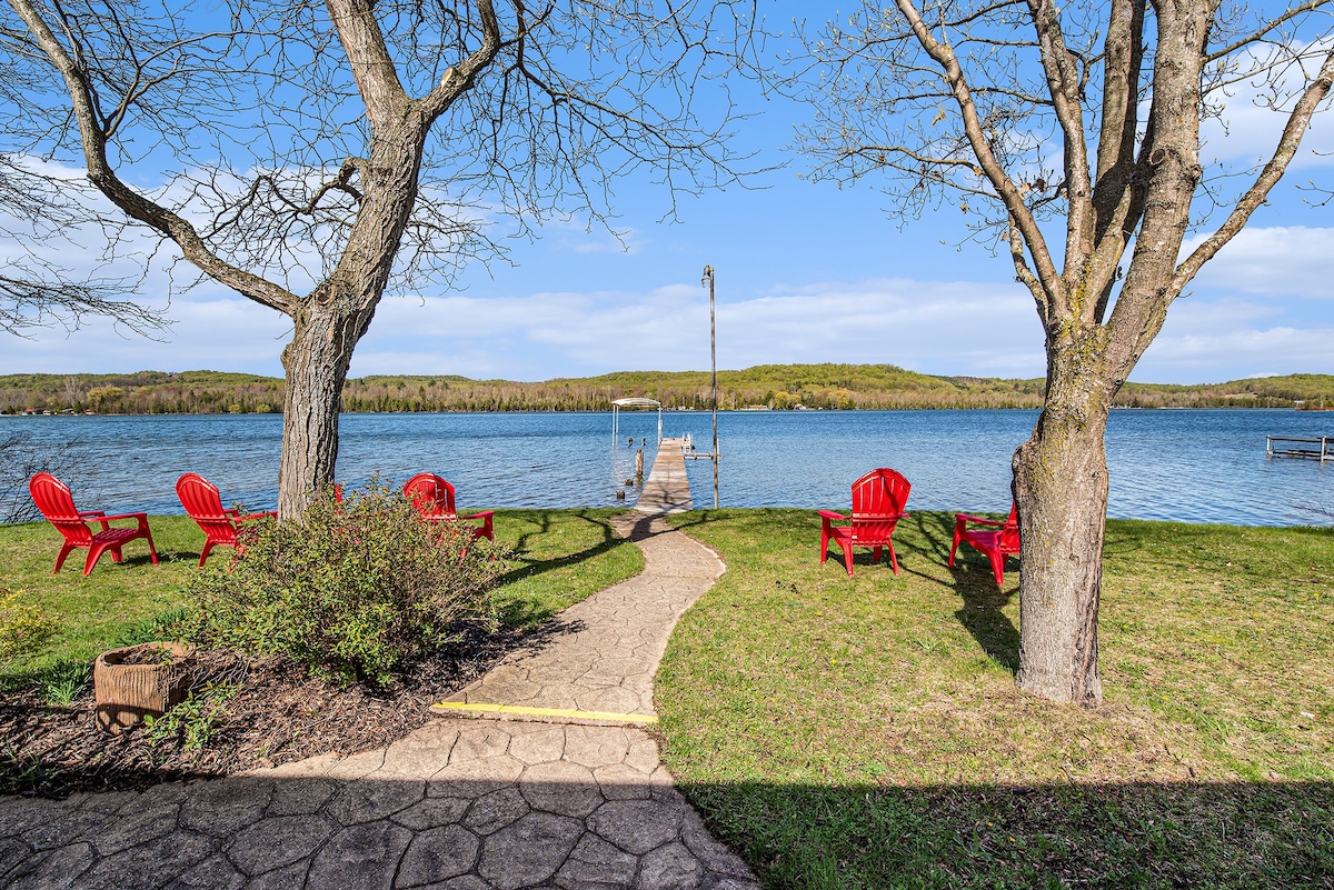 Loon Lodge on Intermediate Lake