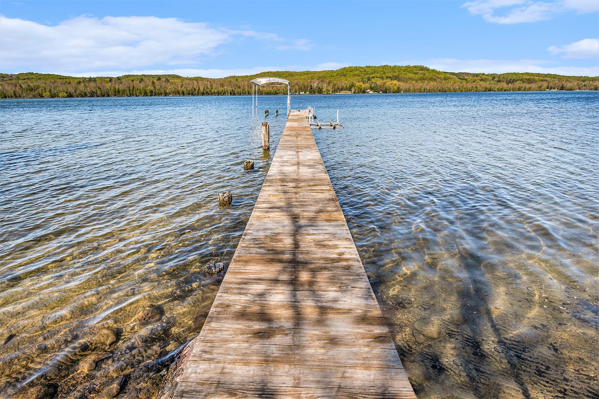 Loon Lodge on Intermediate Lake