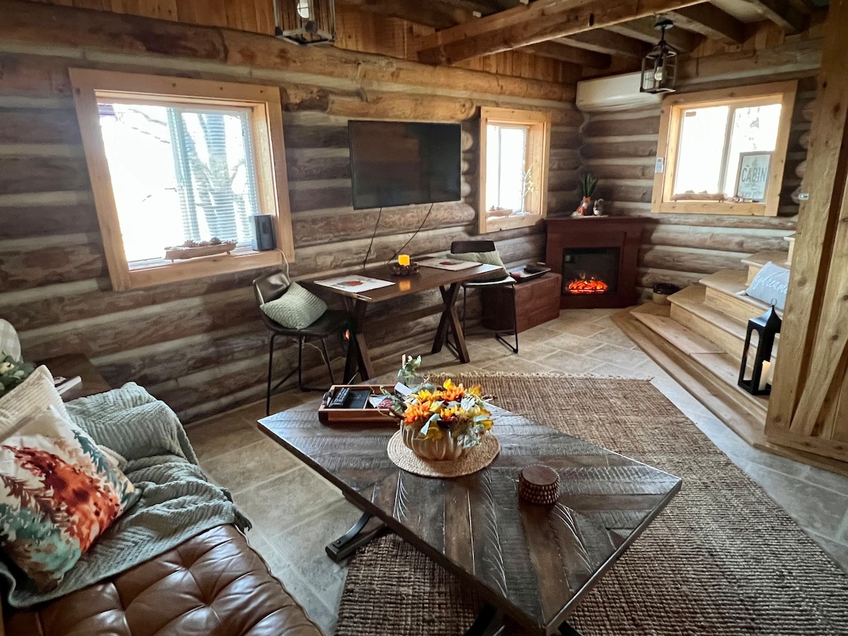 Peaceful Creekside Cabin, HotTub