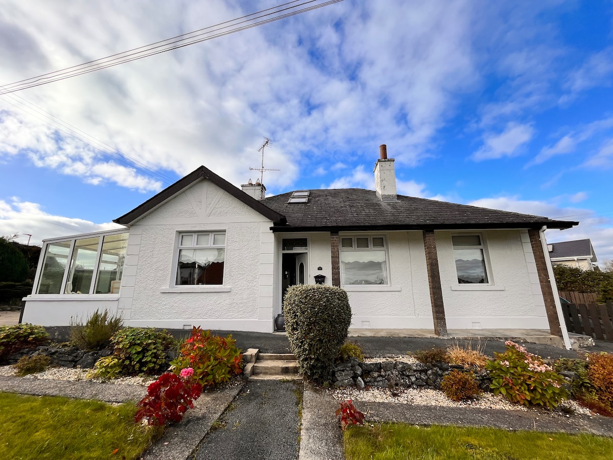 Quirky 1930s home, lough views, Enniskillen town.