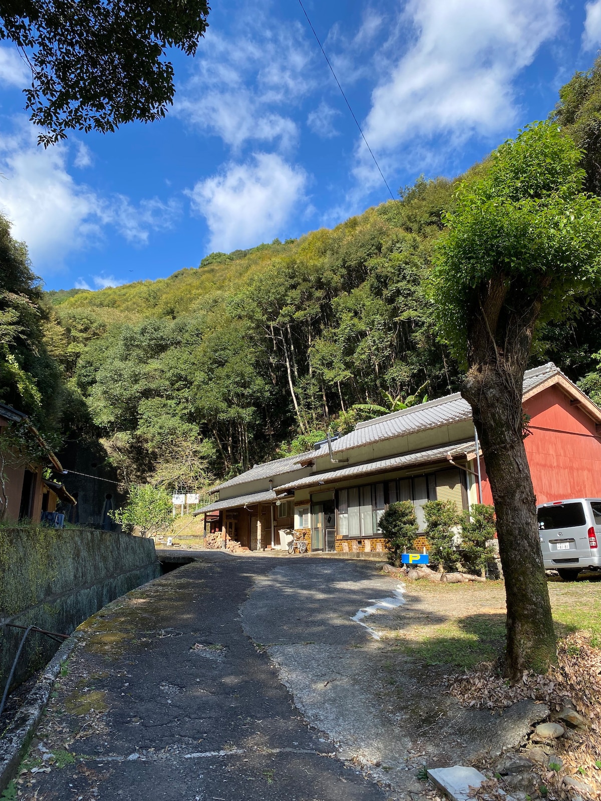 サーフィンPや自然環境に恵まれた谷間の雰囲気漂う宿「Guesthouse創楽屋そらや」／貸切対応可能