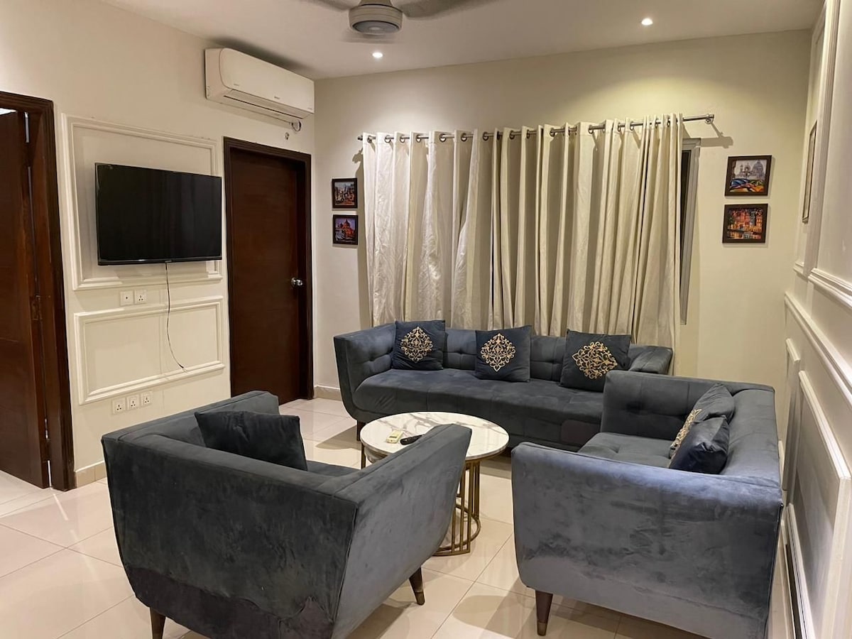 Luxury Apartment with pool & gym, in DHA