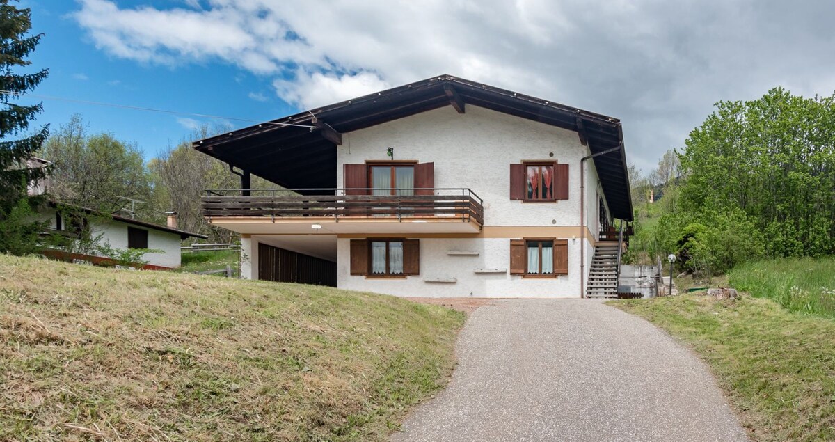 Chalet Fior di Neve con ampio giardino