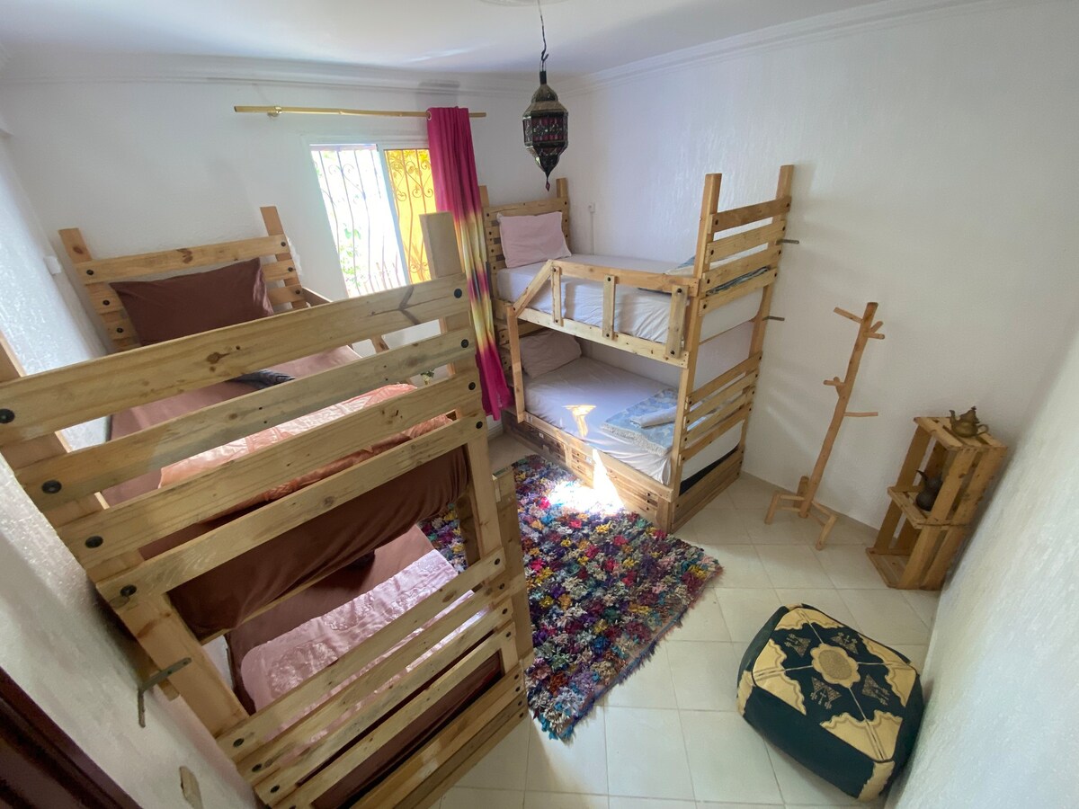 Red Carpet Surf Camp 1 : Dormitory Room