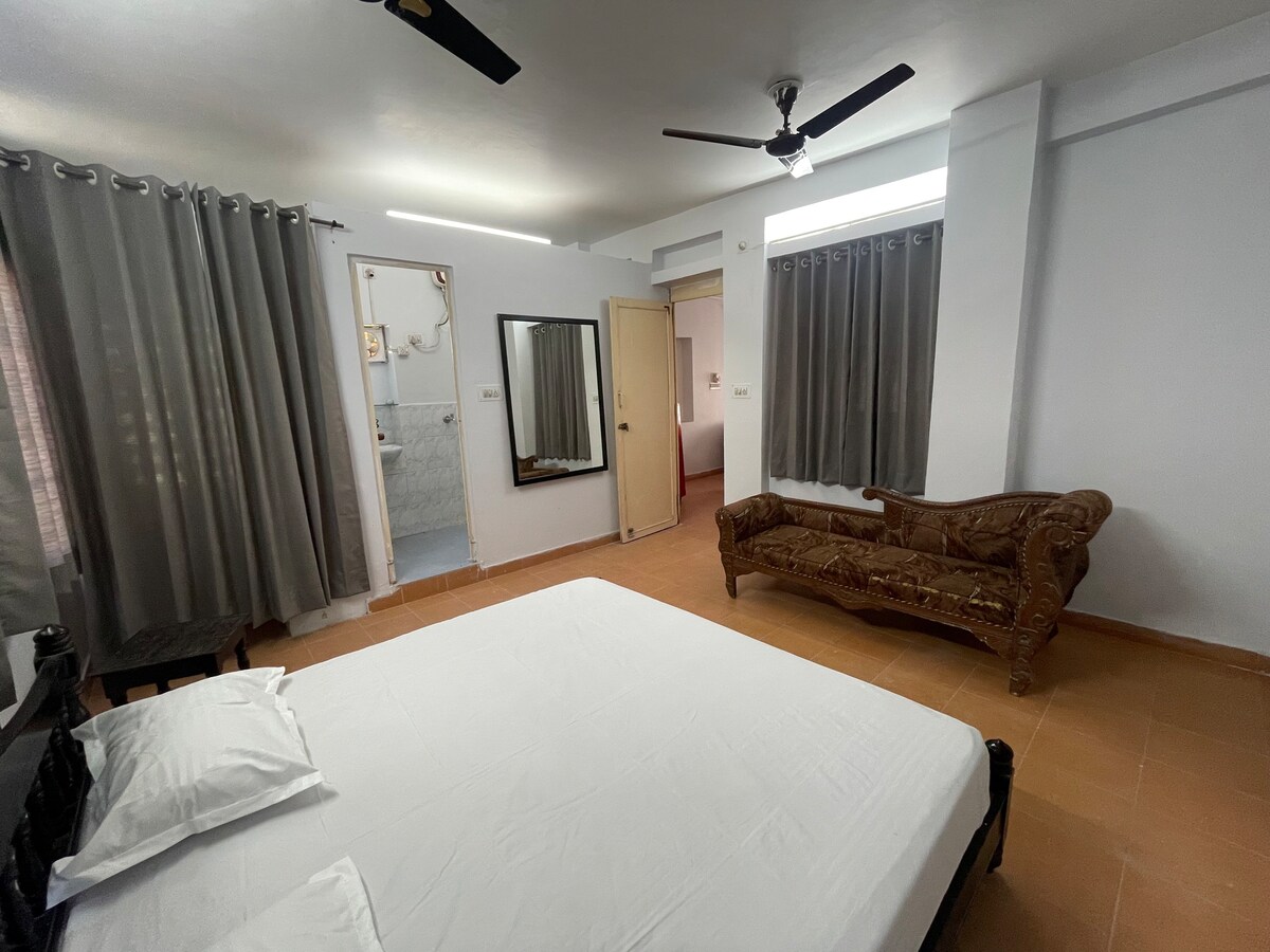 Premium Heritage Suite Room in Udaipur’s Heart