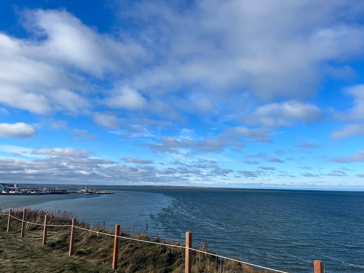 卡拉奎特（ Caraquet ）俯瞰大海的住宿