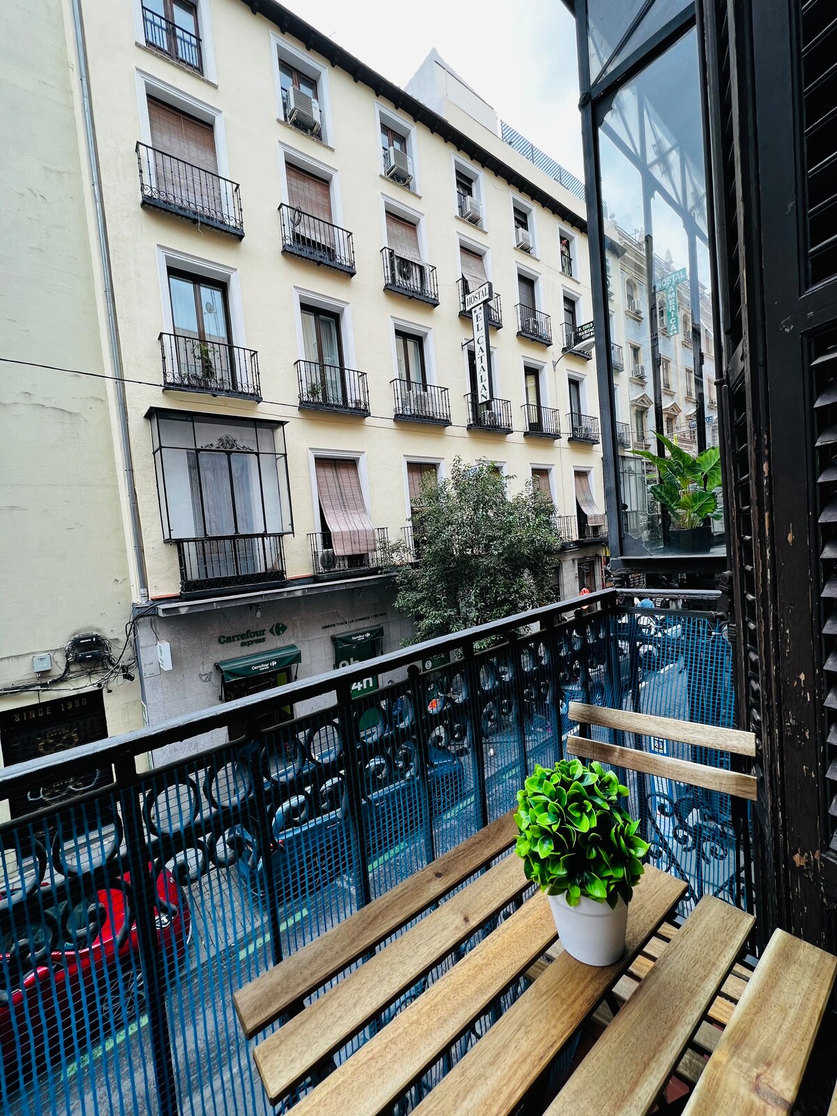 The Balcony of the Happiness • Gran Via