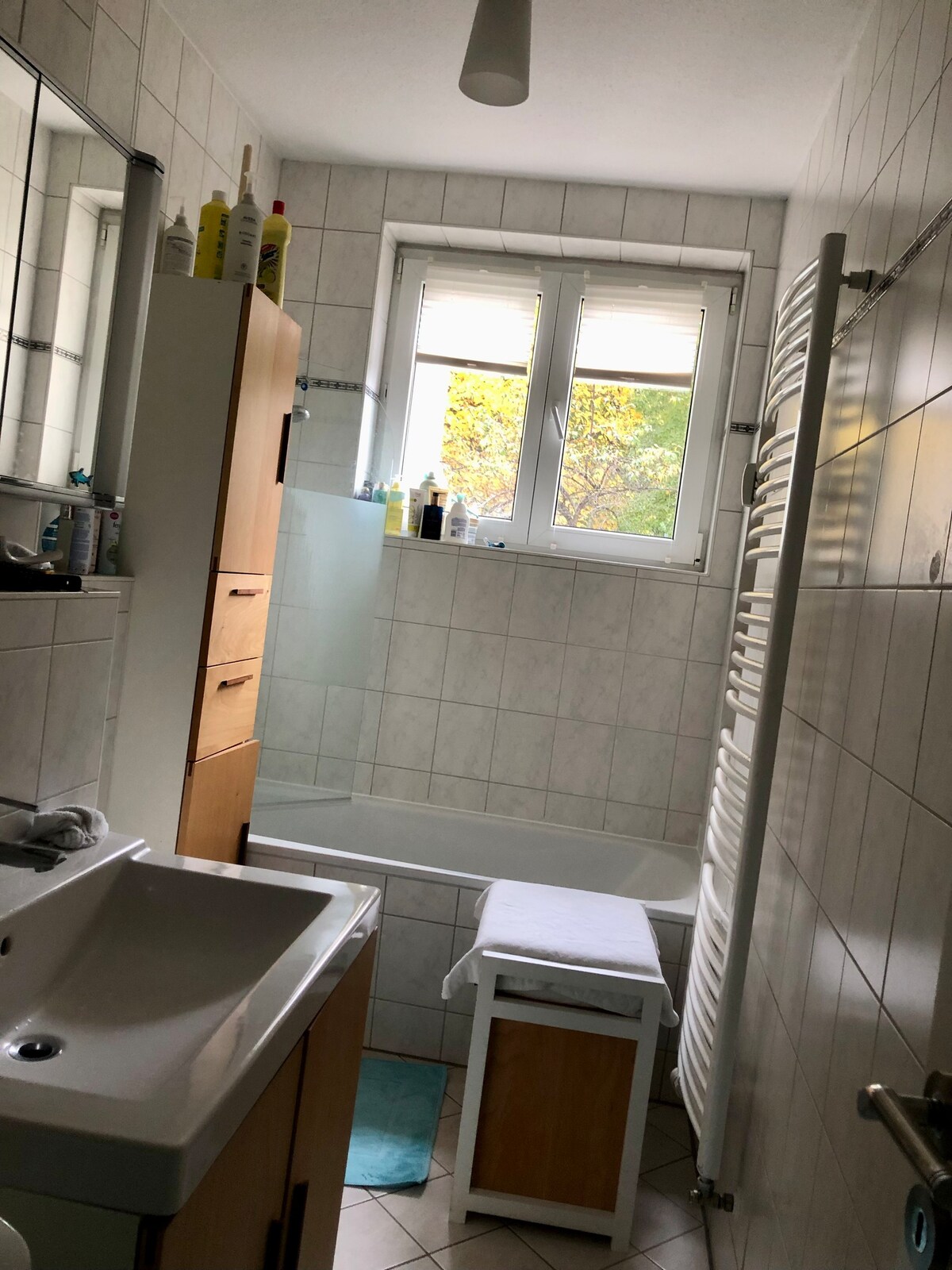 15 qm Nähe Hbh., Fenster in den Garten, geh. Ausst