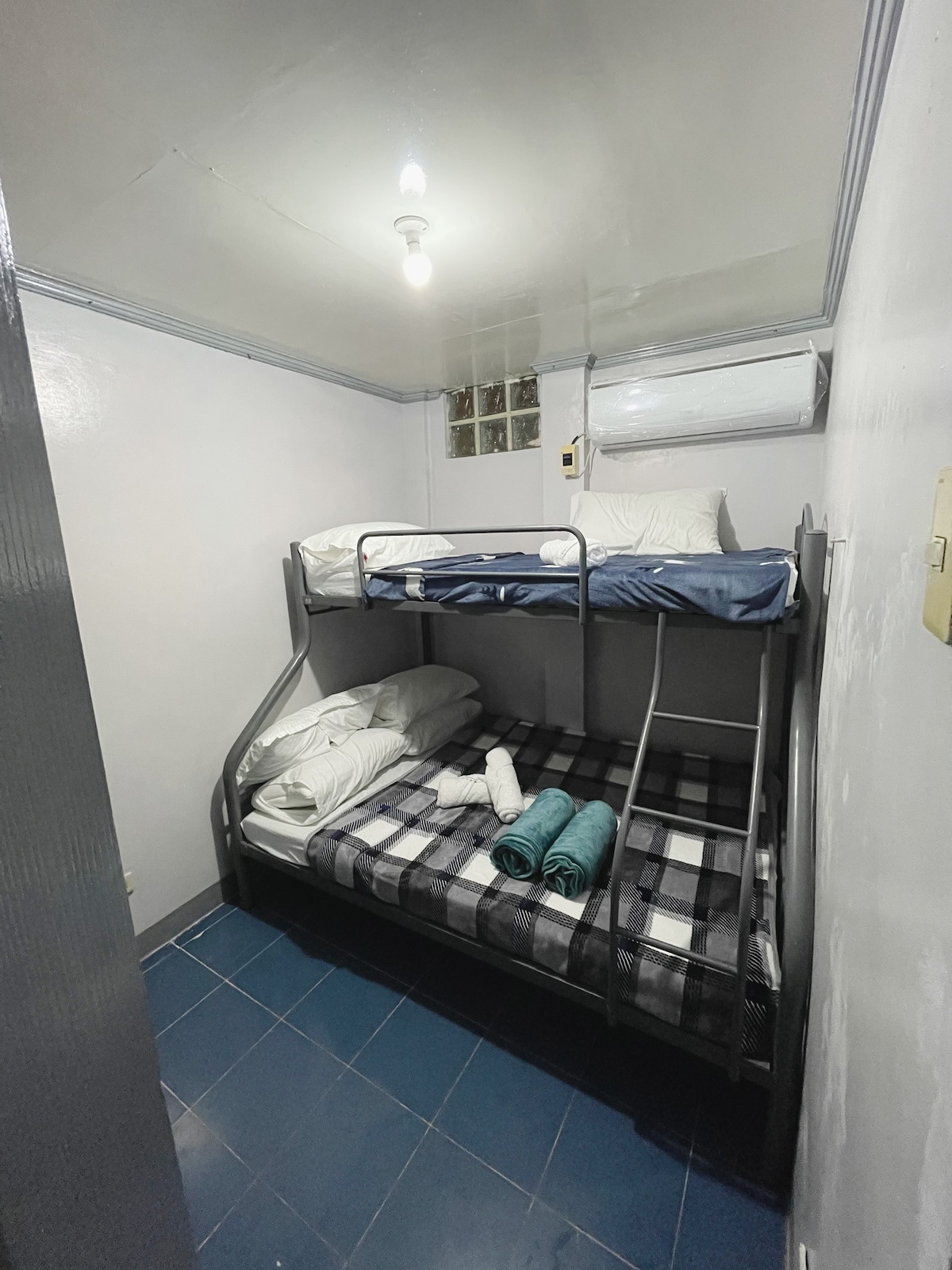 2D Tondo Affordable staycation 2Room for Big group