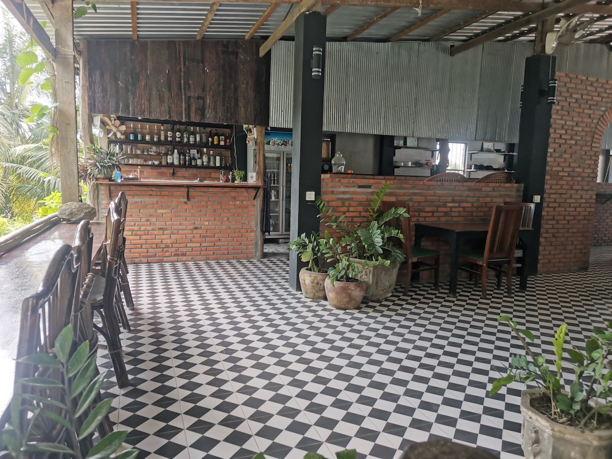 Bar Ang in Battambang