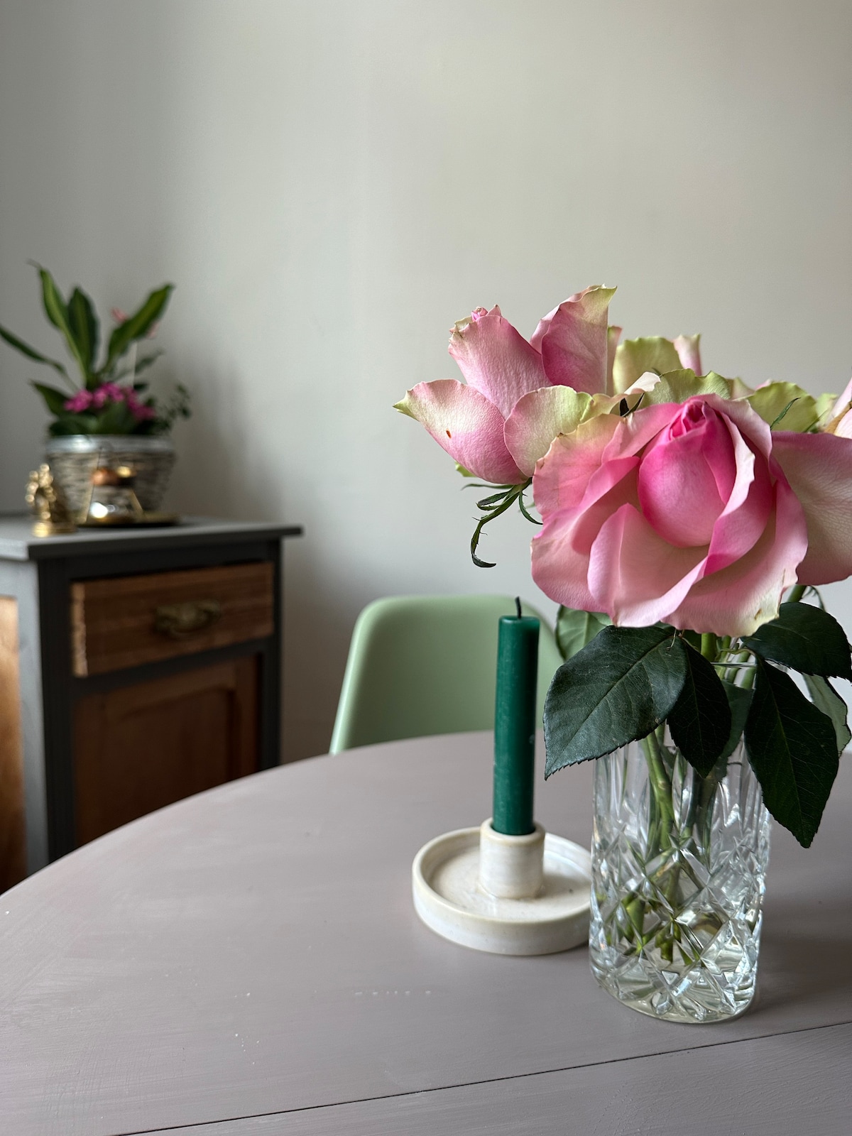 Gemütliche grüne Wohnung im Altbau, mit Charme