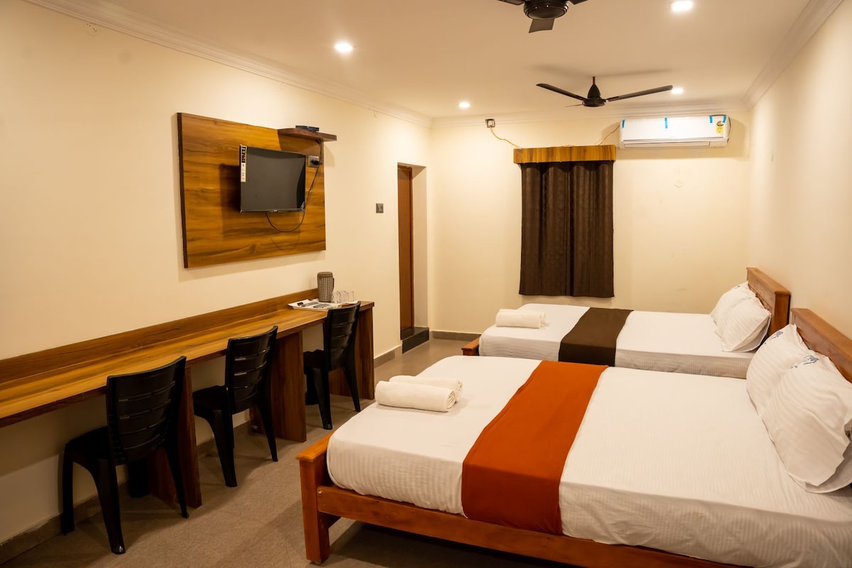 Hotel NNP Grand Quadarable Room