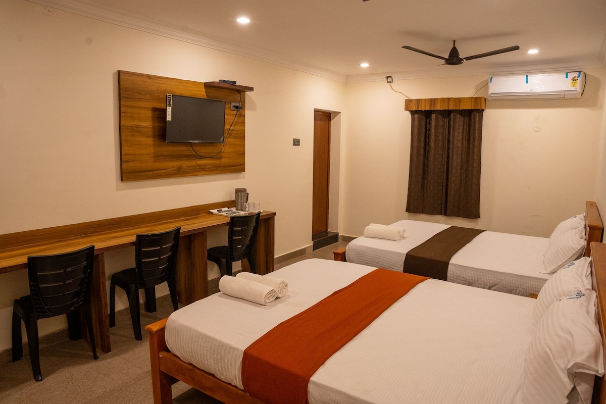 Hotel NNP Grand Quadarable Room