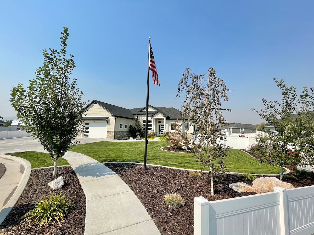 Grand Retreat Tremonton