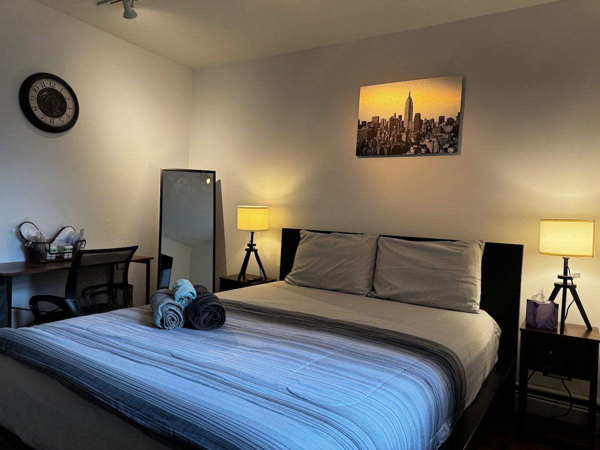 Stylist private bedroom 30 min away to NYC