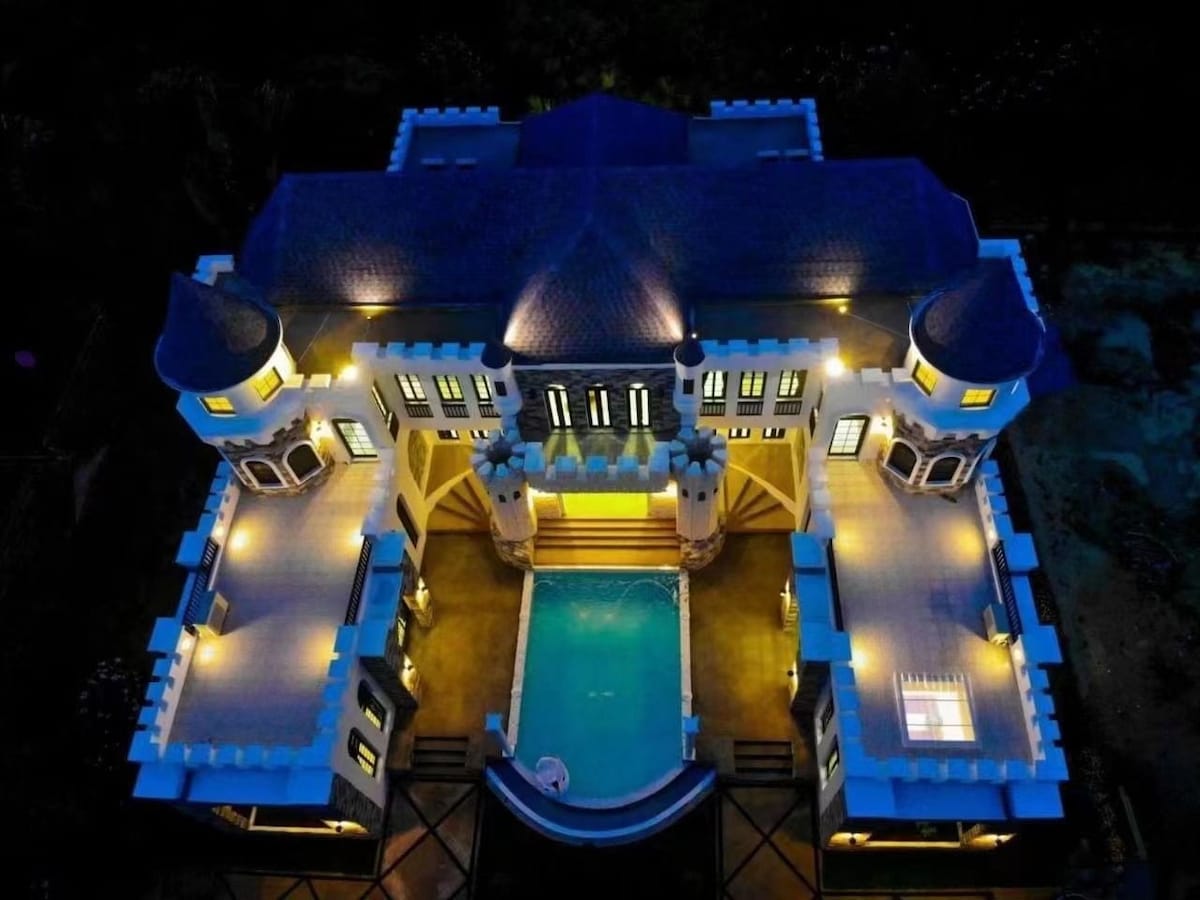 A2/9房清迈Chiangmai泳池网红城堡别墅/2栋房子加起来一共9卧室