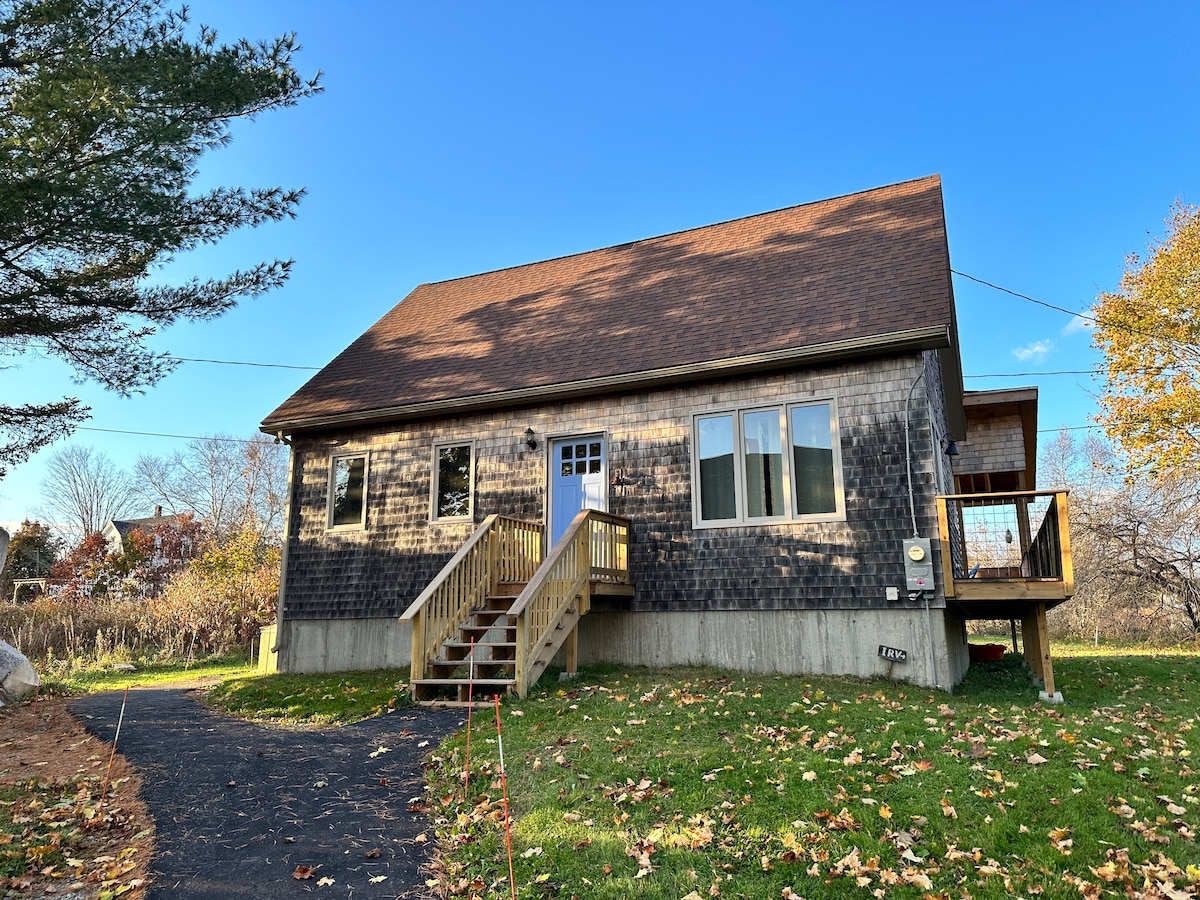 Peaceful Bayside Home with 3+ Bedrooms