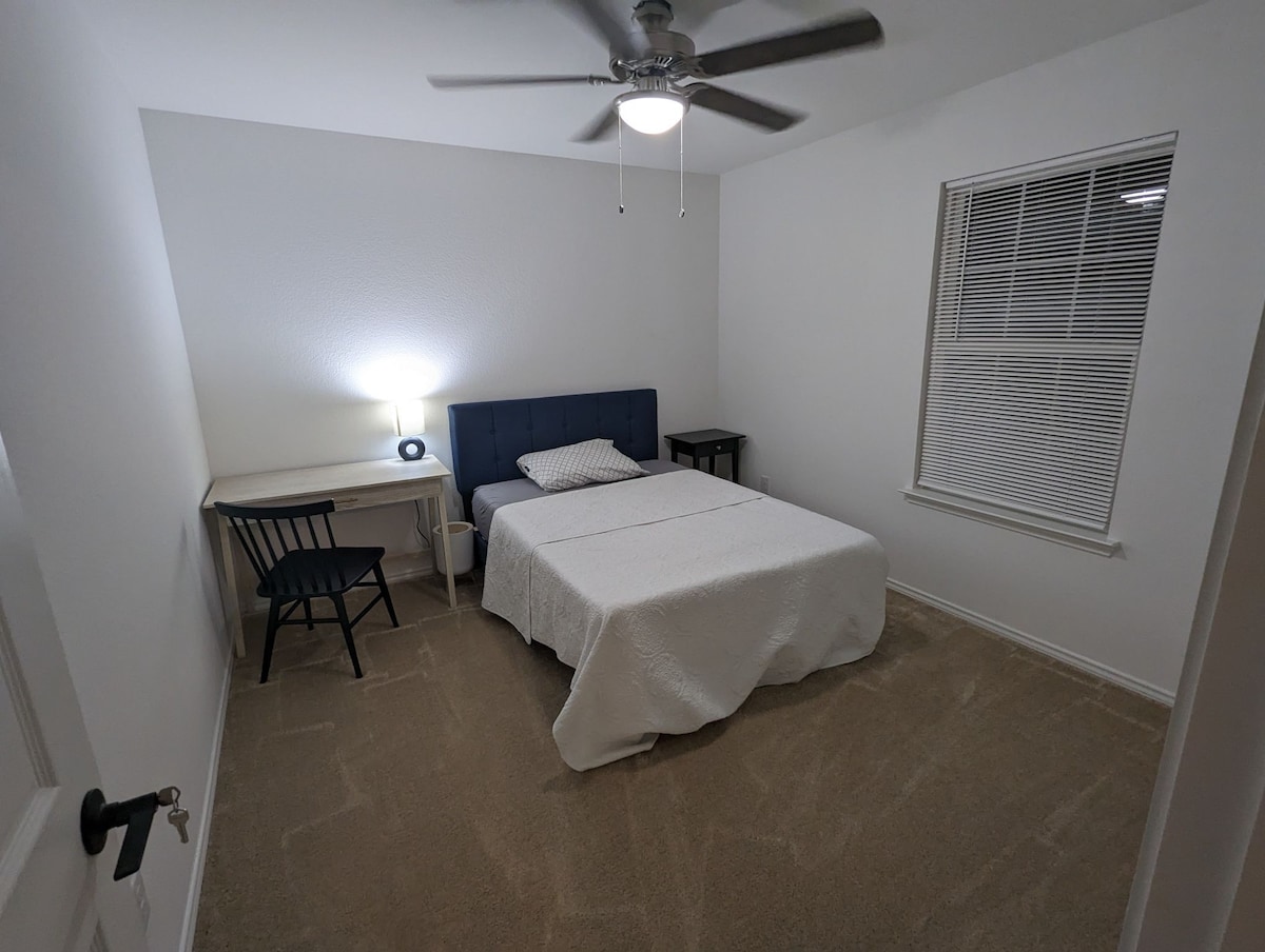 一间40 （ $ ）的房间，德克萨斯州沃思堡
（ 3间客房开放）