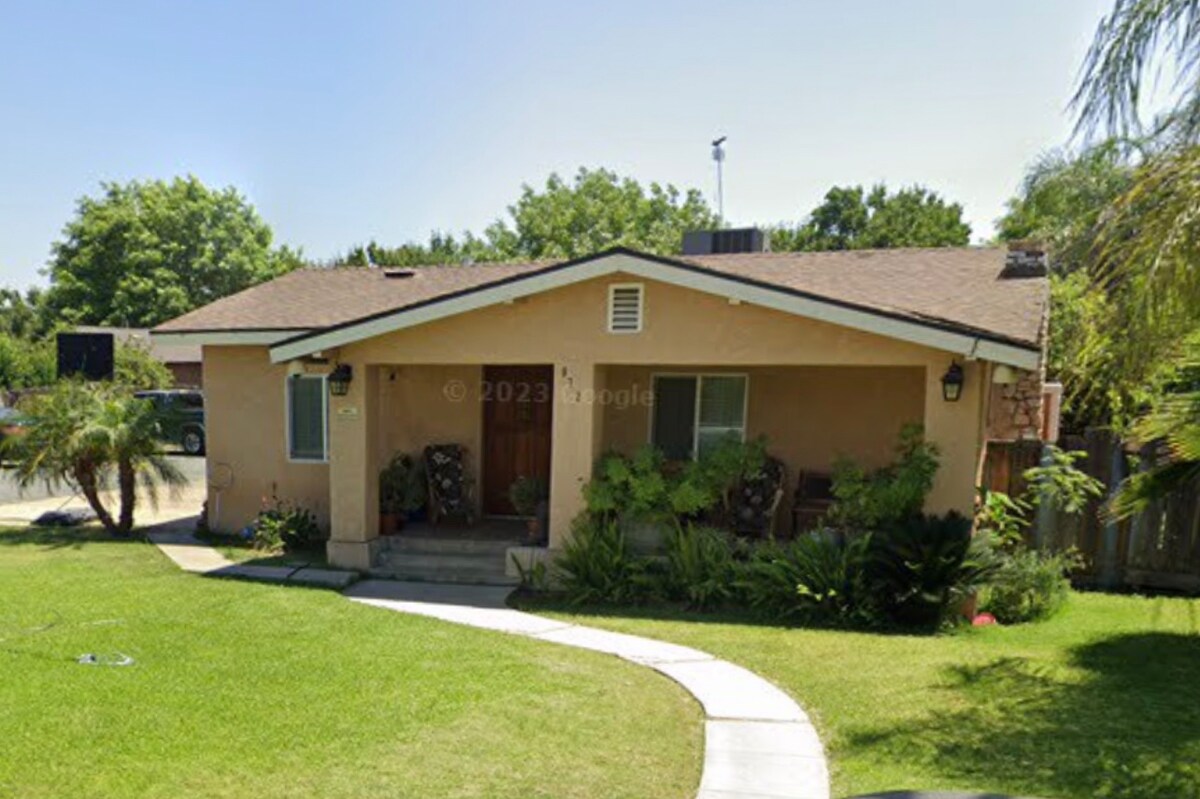 Home near Sequoia Mountains