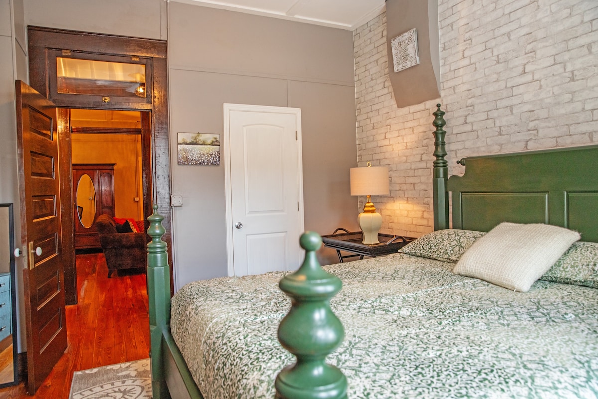 2 BR Loft in Historic Building