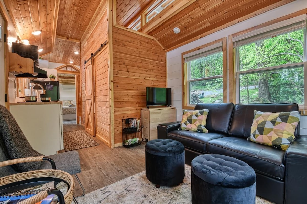 The Cataloochee Tiny Home on the Pigeon River