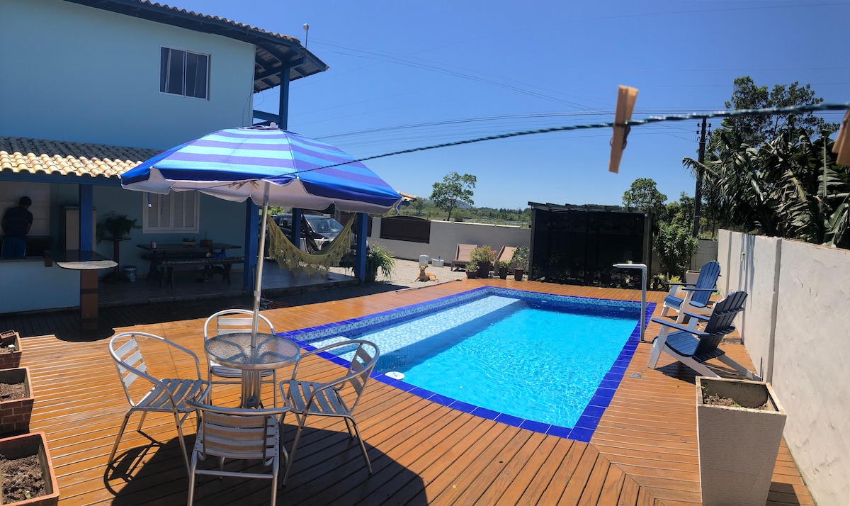 Casa ampla com piscina