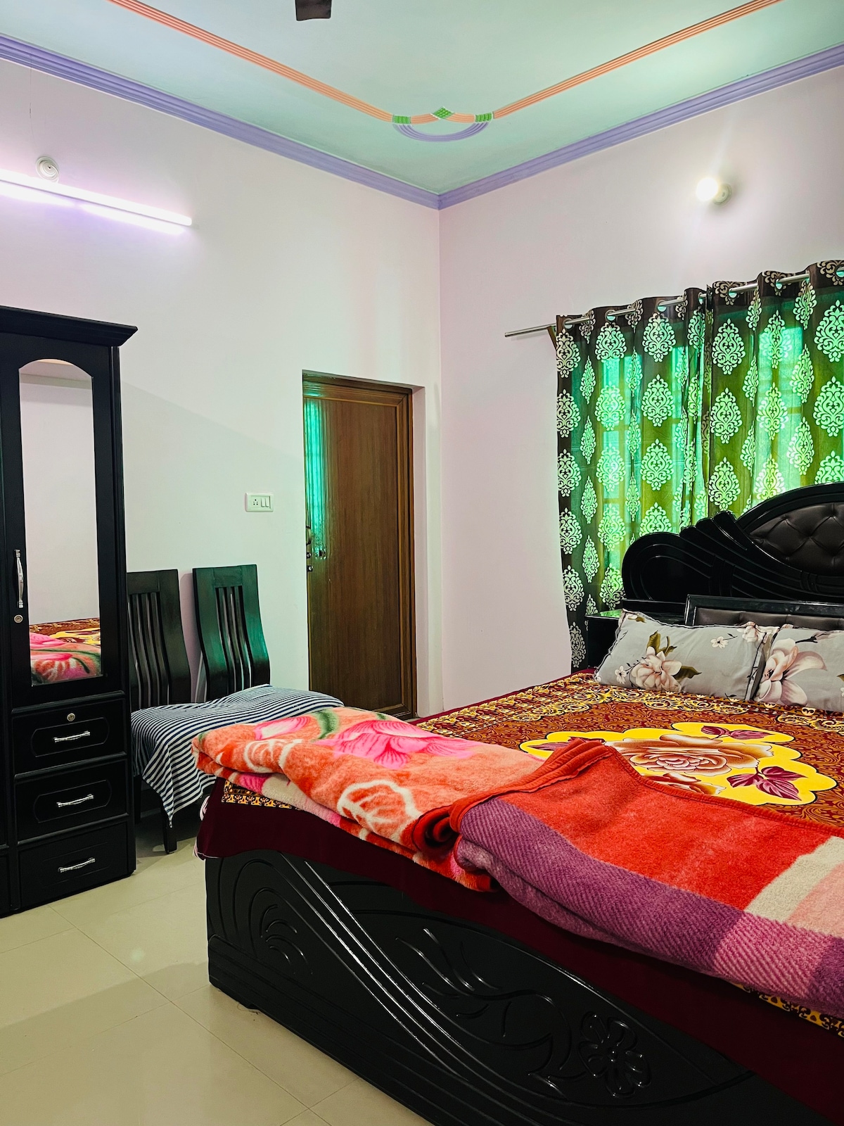 2BHK Stay in Lucknow