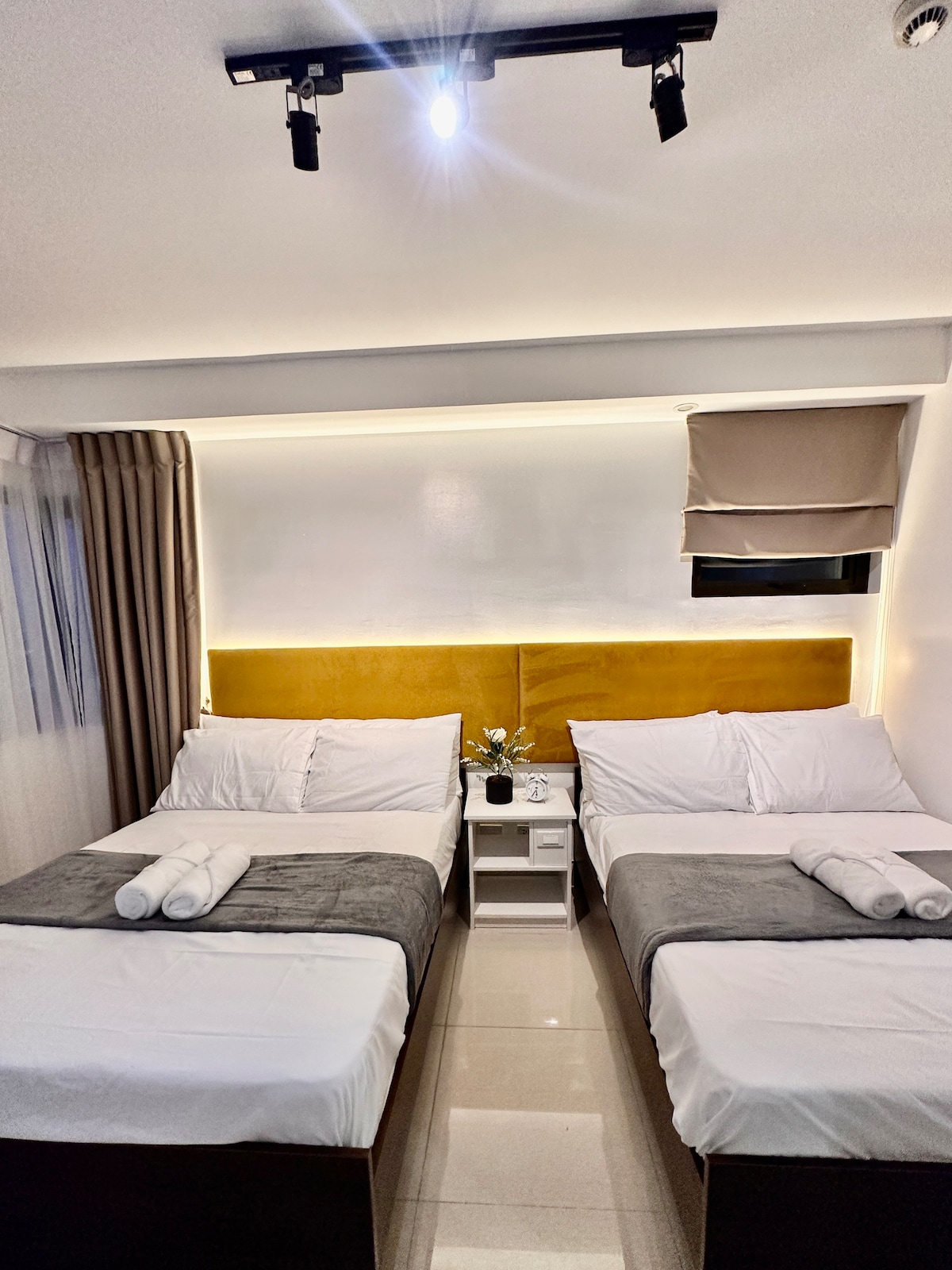 Hotel Living, Double Beds 4pax (930)