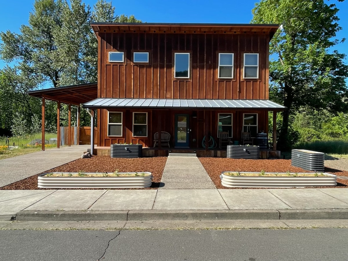 Entire home in Oakridge, Oregon